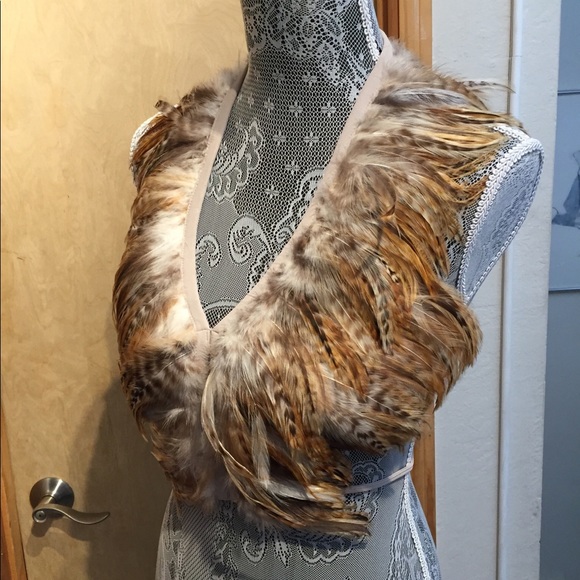Sexy , revealing, feather top: great for Halloween!🎃 - Picture 1 of 7